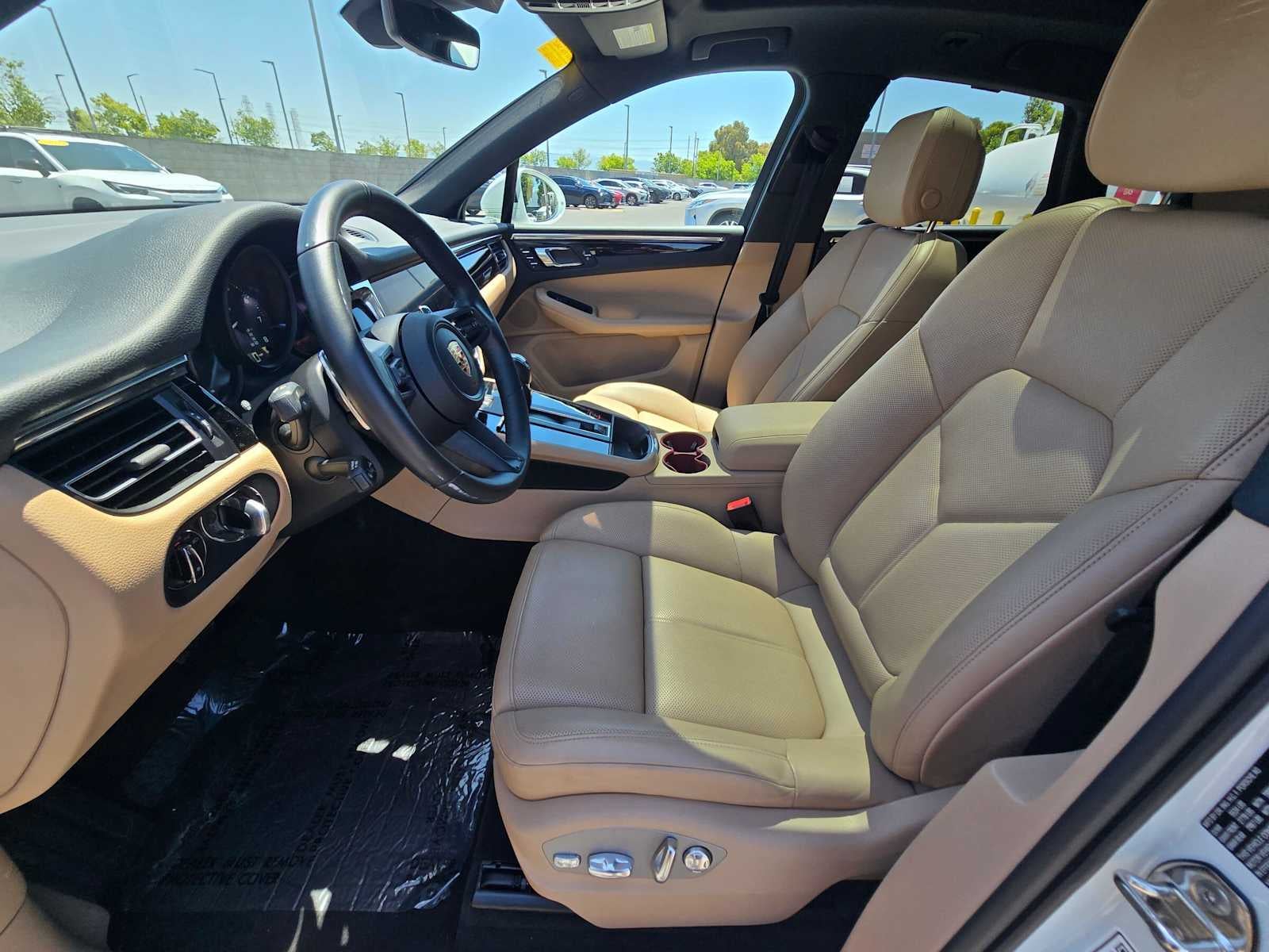 2025 Porsche Macan T