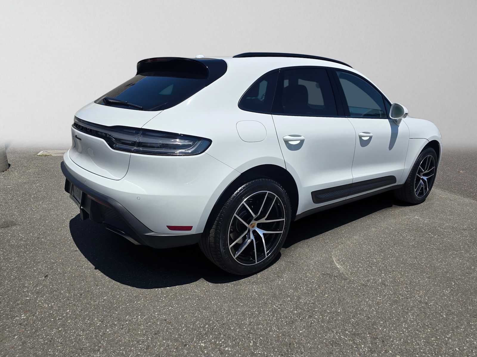 2025 Porsche Macan T
