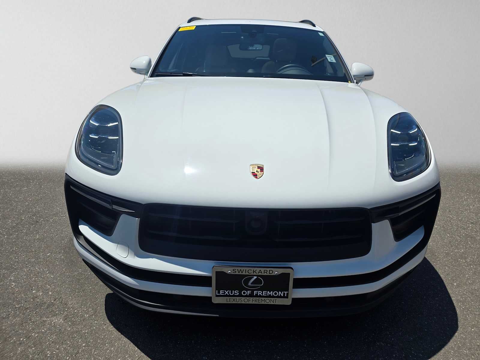 2025 Porsche Macan T