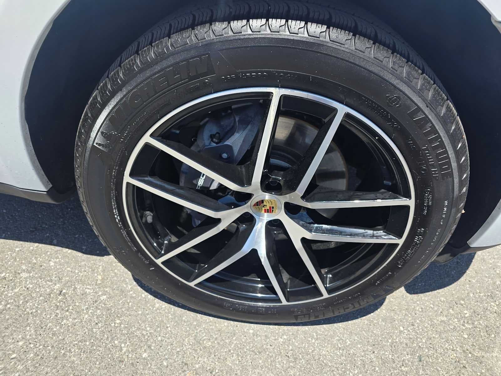 2025 Porsche Macan T