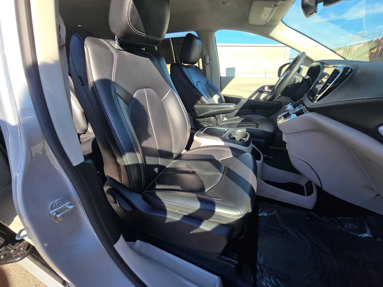 2023 Chrysler Pacifica Hybrid Touring L