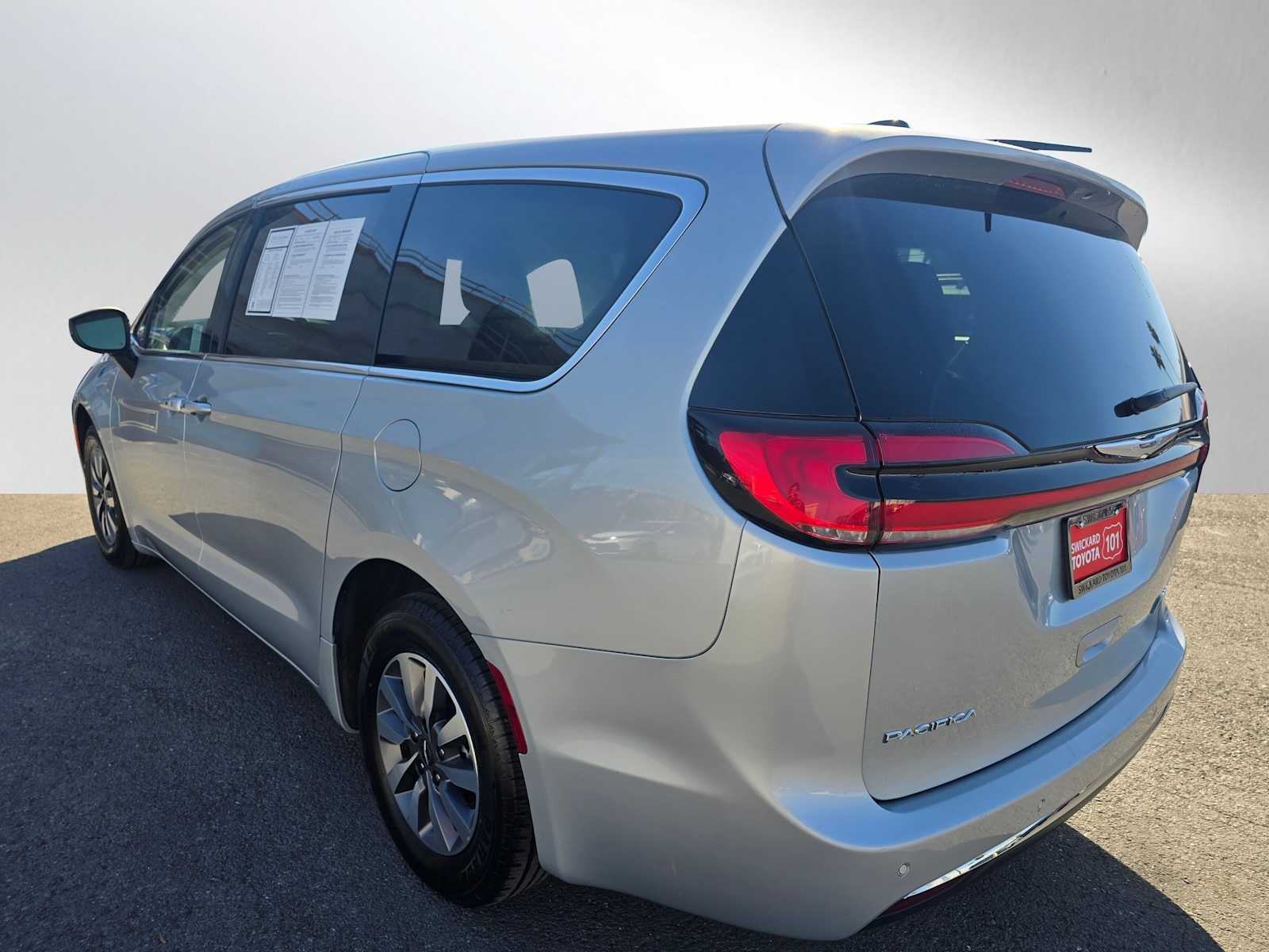 2023 Chrysler Pacifica Hybrid Touring L