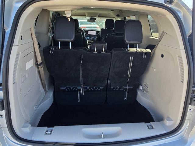 2023 Chrysler Pacifica Hybrid Touring L