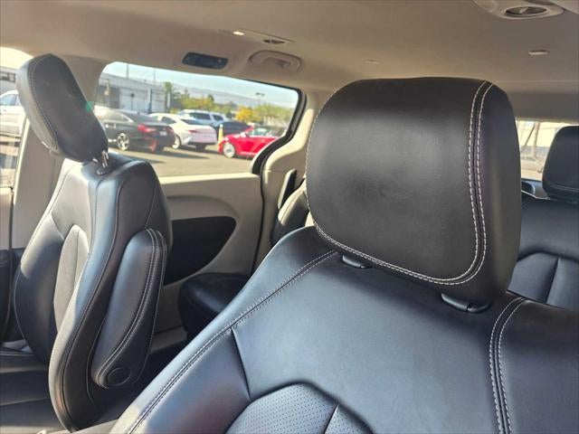 2023 Chrysler Pacifica Hybrid Touring L