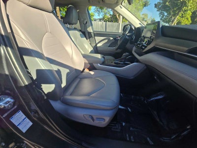 2022 Toyota Highlander XLE