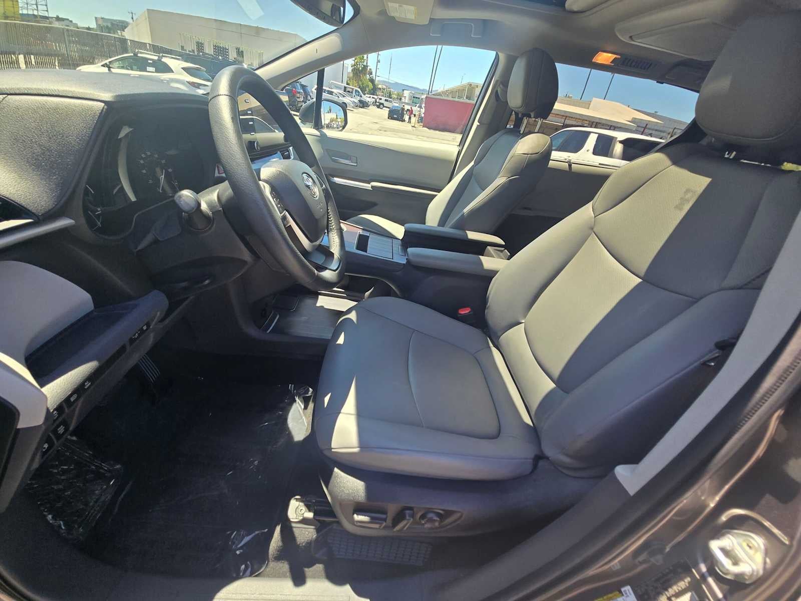 2023 Toyota Sienna XLE