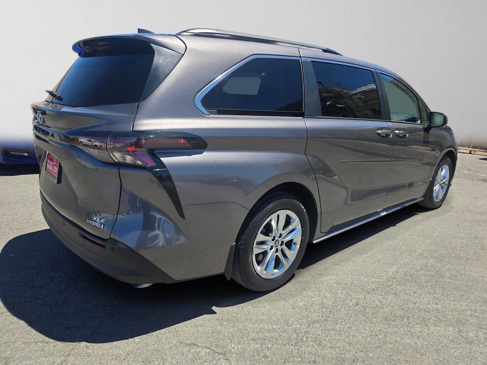2023 Toyota Sienna XLE