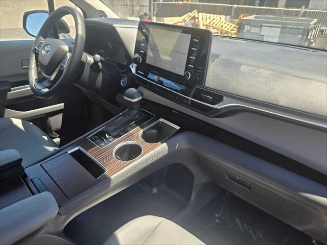 2023 Toyota Sienna XLE