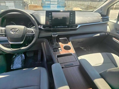 2023 Toyota Sienna XLE