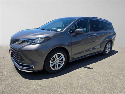 2023 Toyota Sienna XLE