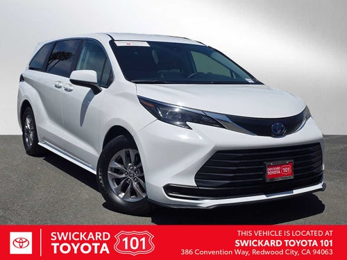 2024 Toyota Sienna LE
