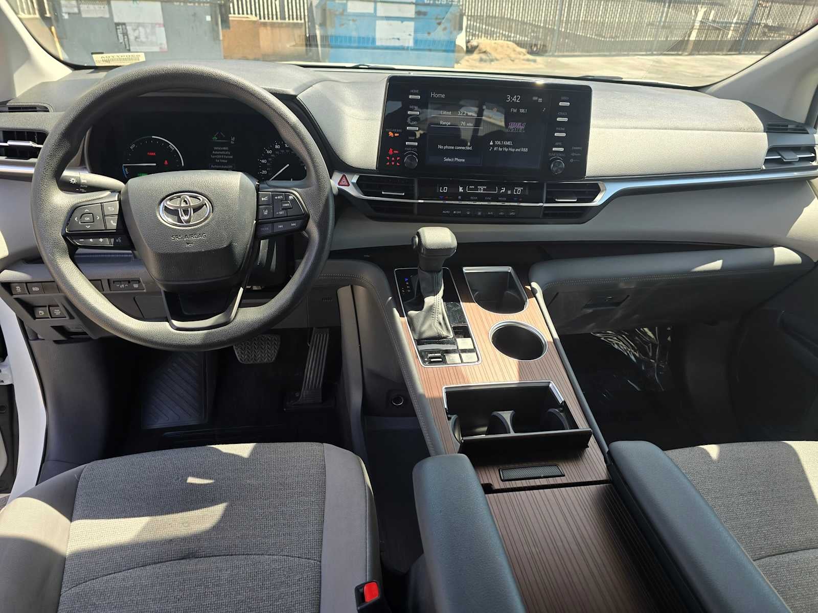 2024 Toyota Sienna LE