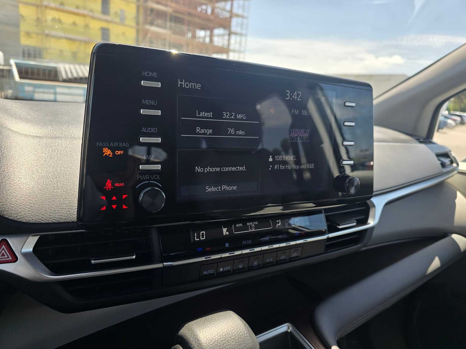 2024 Toyota Sienna LE