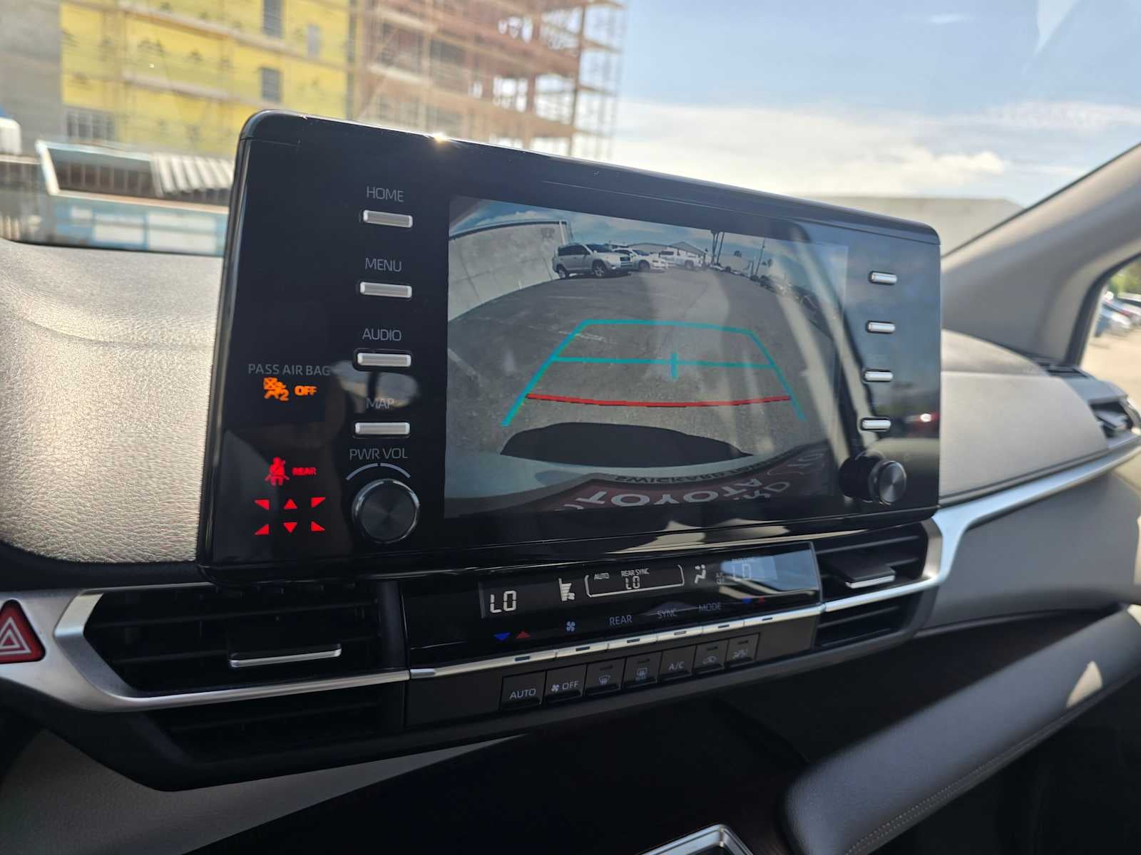 2024 Toyota Sienna LE