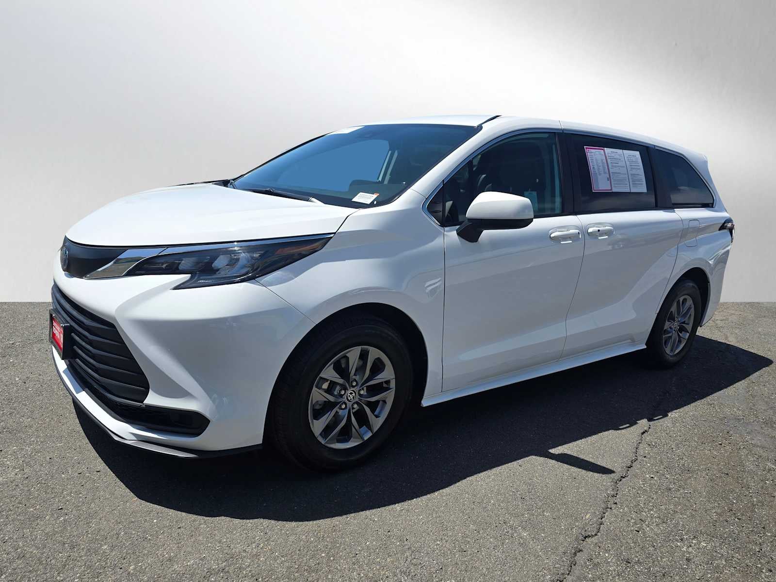 2024 Toyota Sienna LE