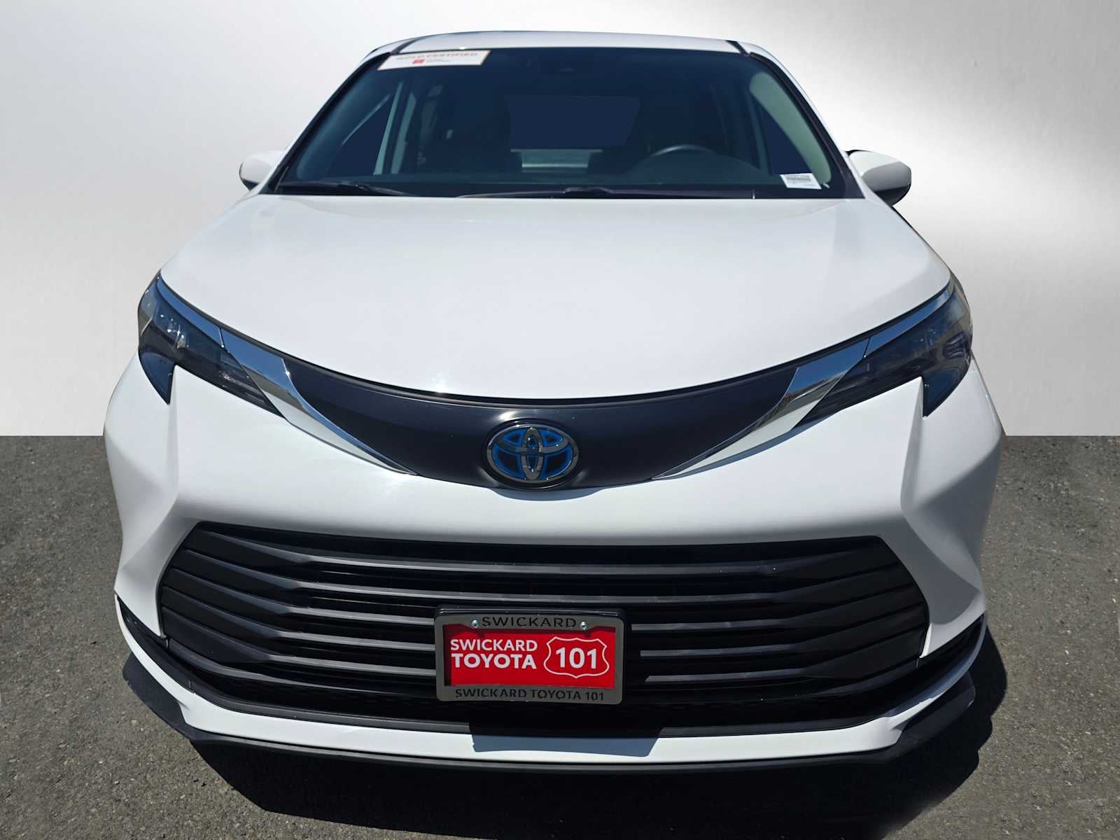 2024 Toyota Sienna LE