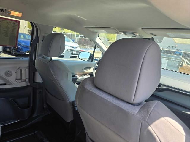 2024 Toyota Sienna LE
