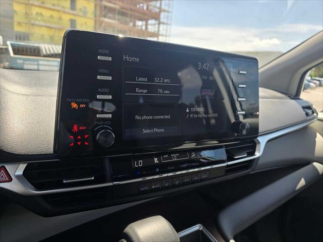 2024 Toyota Sienna LE