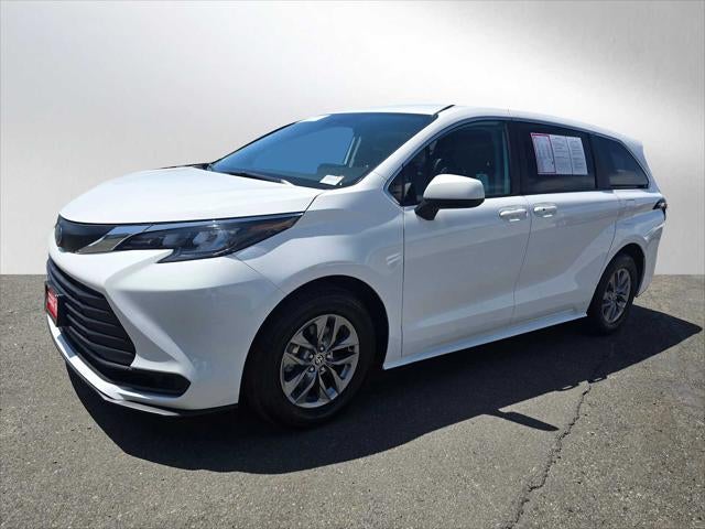 2024 Toyota Sienna LE