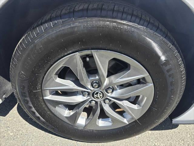 2024 Toyota Sienna LE