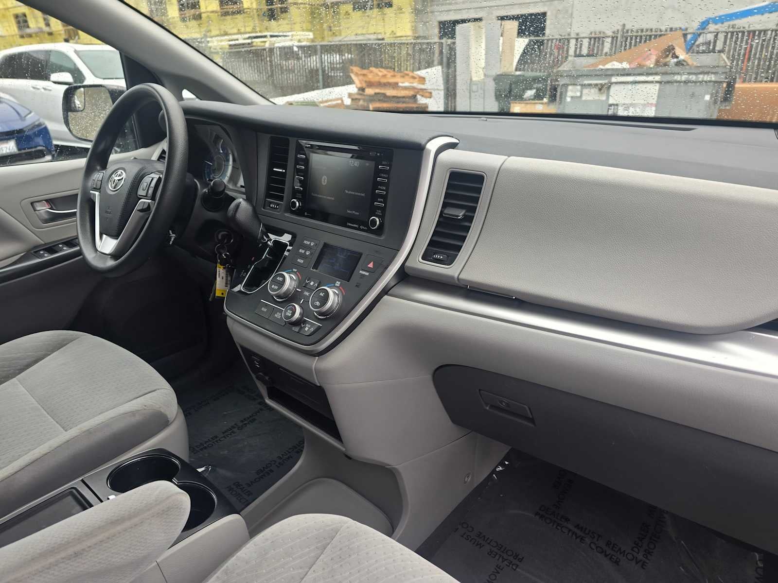 2020 Toyota Sienna LE