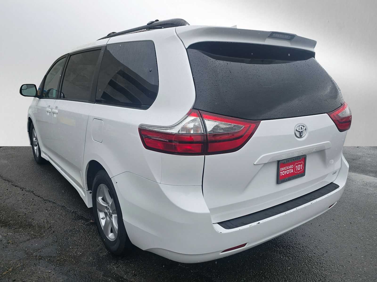 2020 Toyota Sienna LE