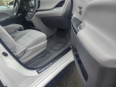 2020 Toyota Sienna LE
