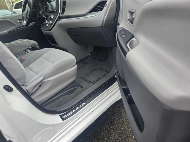 2020 Toyota Sienna LE