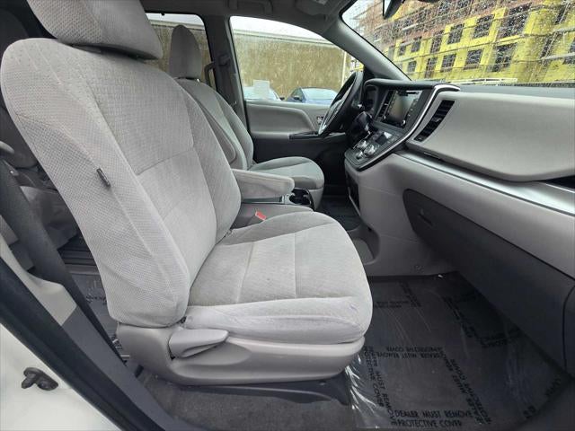 2020 Toyota Sienna LE