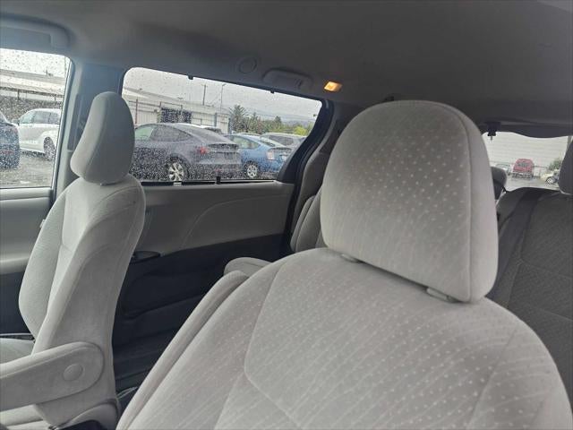 2020 Toyota Sienna LE