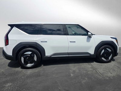2026 Kia EV9 Light Short Range