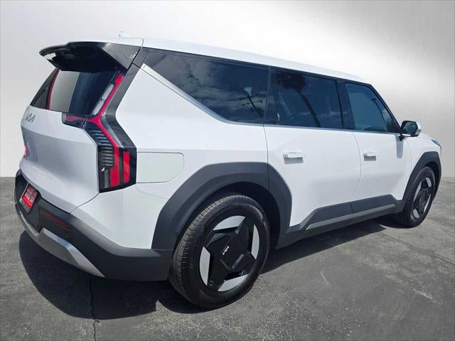 2026 Kia EV9 Light Short Range