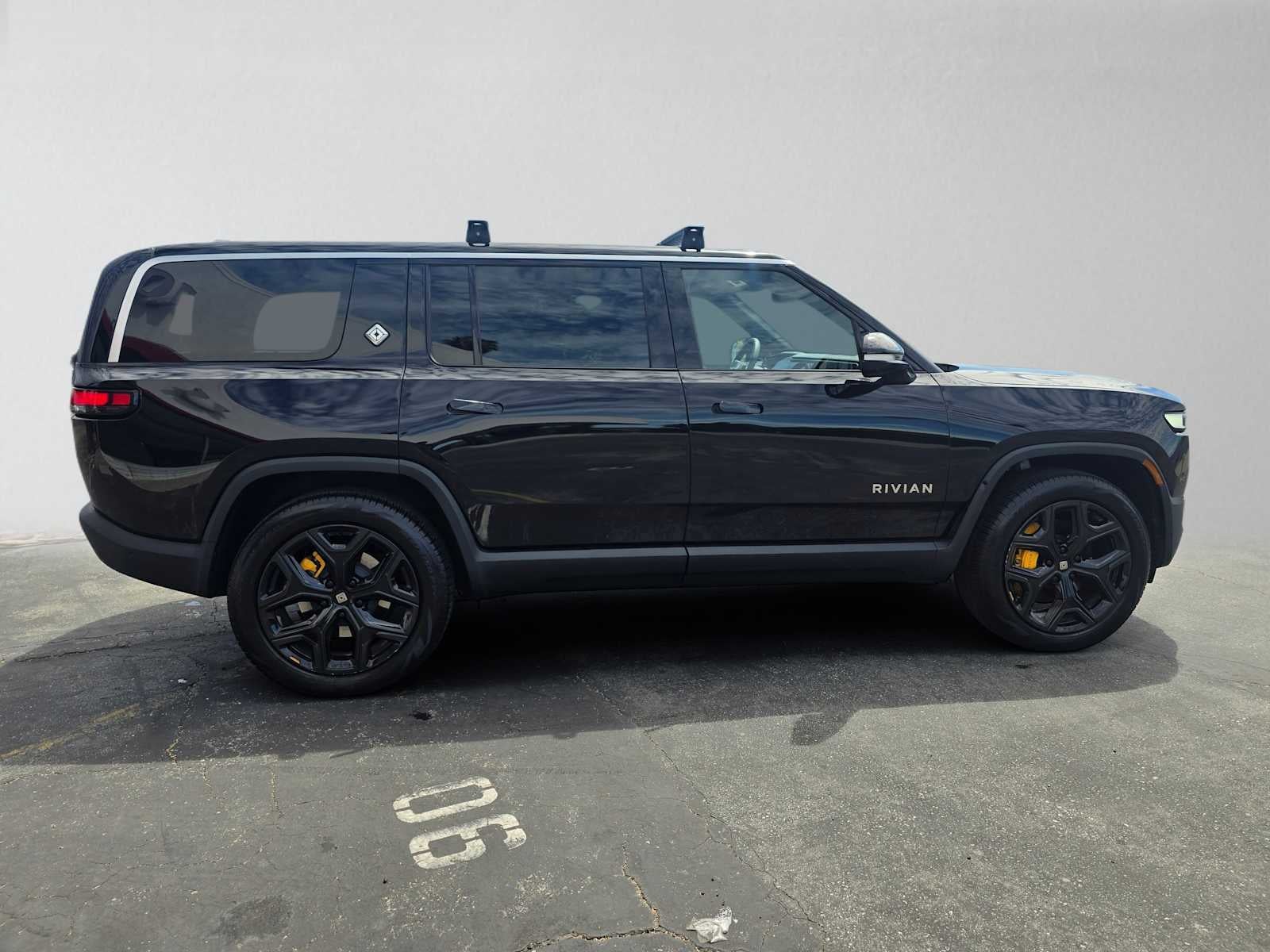 2024 Rivian R1S Adventure