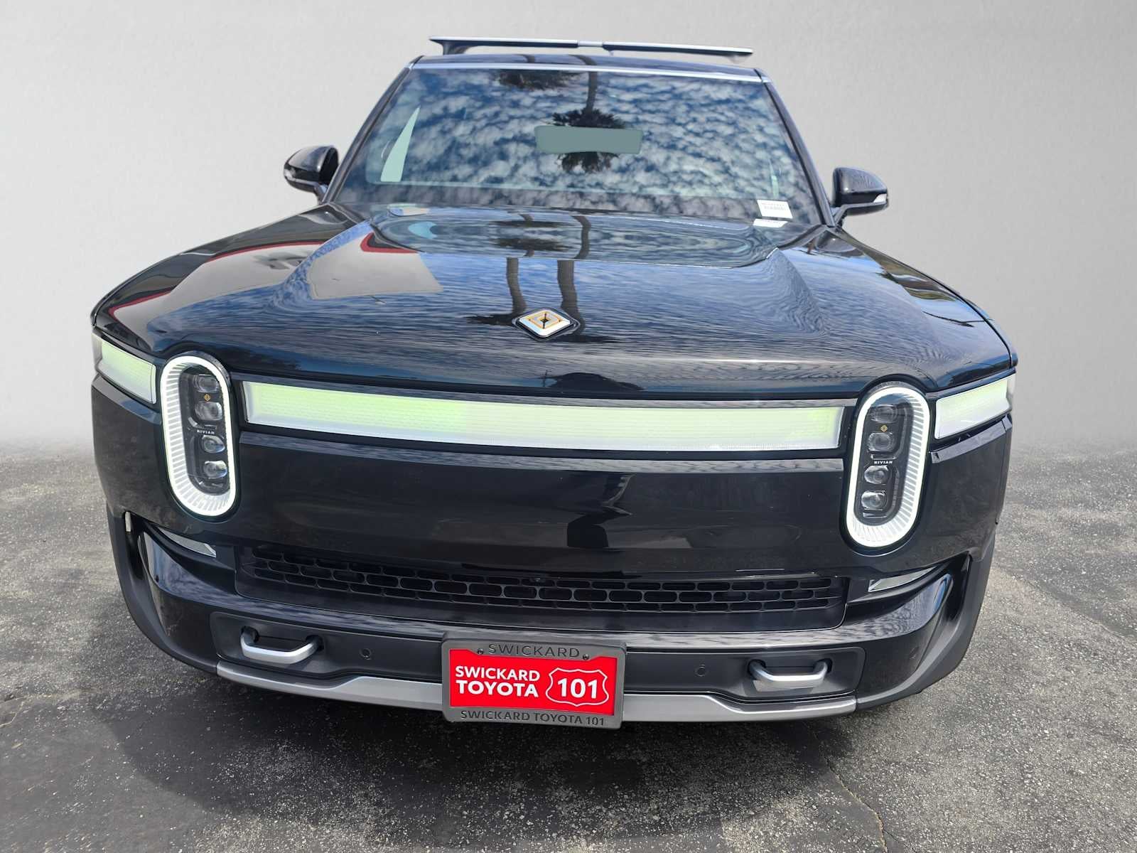 2024 Rivian R1S Adventure