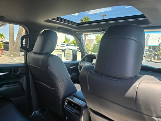 2025 Toyota Land Cruiser 4WD (Natl)