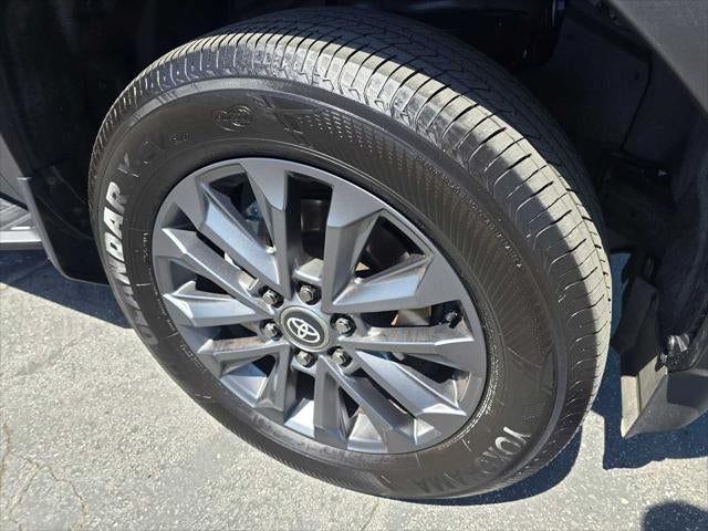2025 Toyota Land Cruiser 4WD (Natl)
