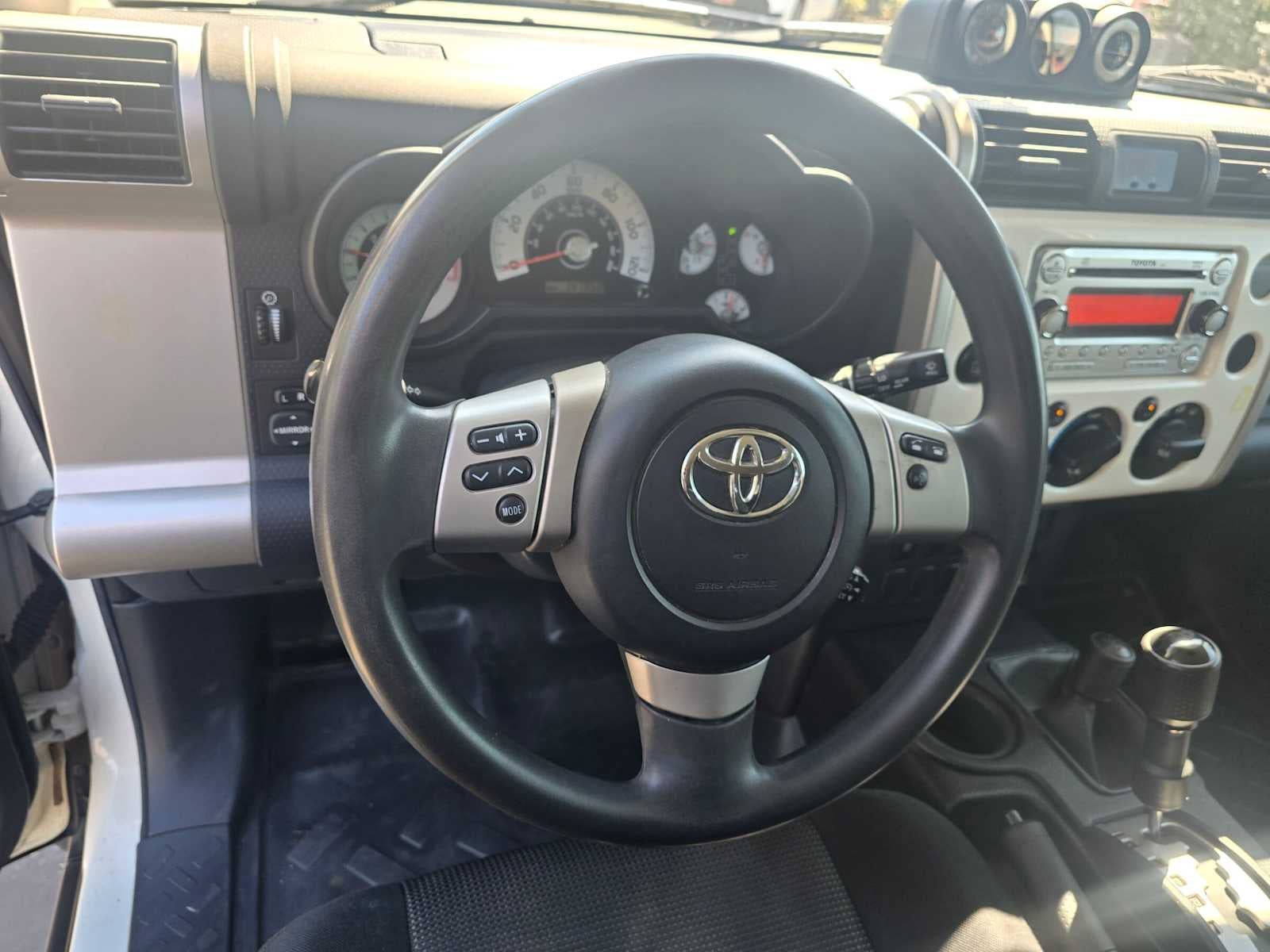 2014 Toyota FJ Cruiser 4WD 4dr Auto (Natl)
