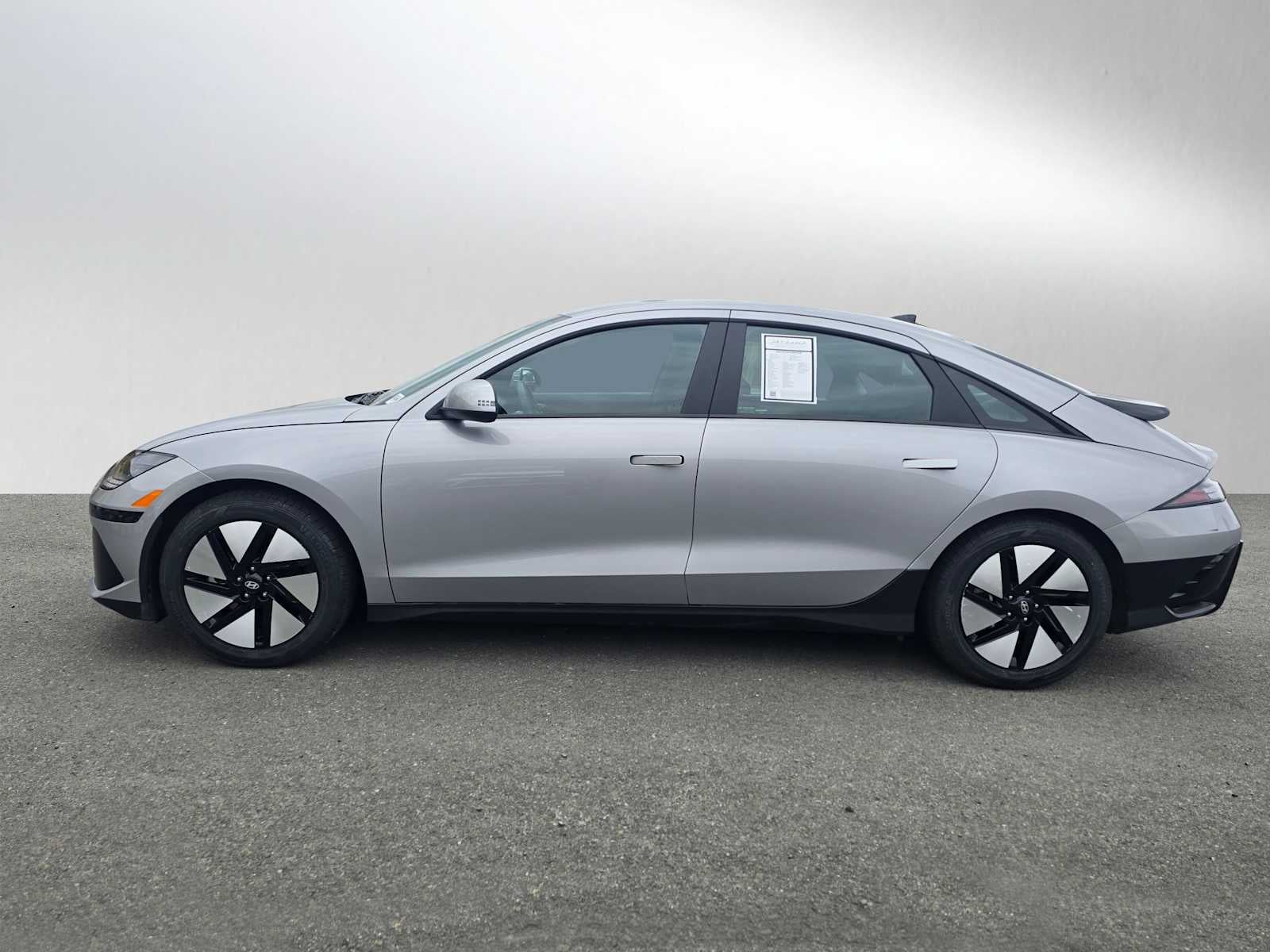 2023 Hyundai IONIQ 6 SE Standard Range
