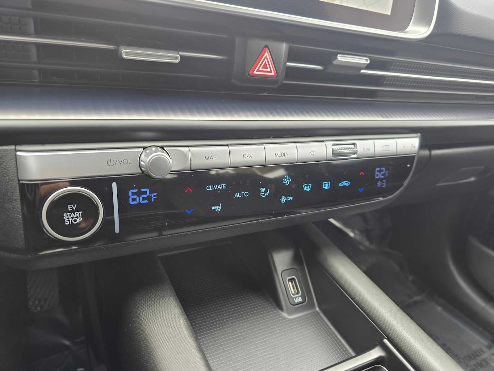 2024 Hyundai IONIQ 6 SE