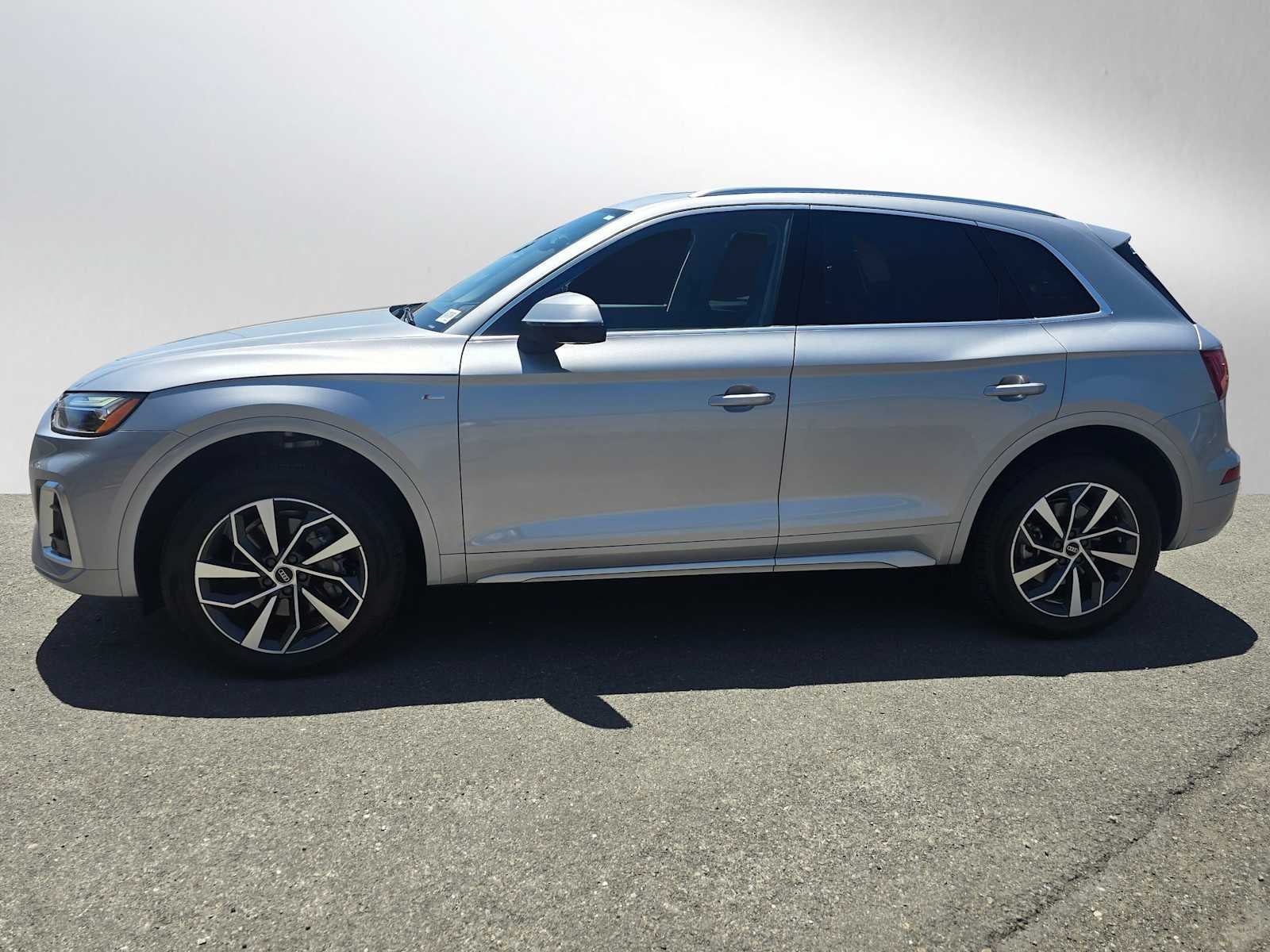 2023 Audi Q5 S line Premium Plus