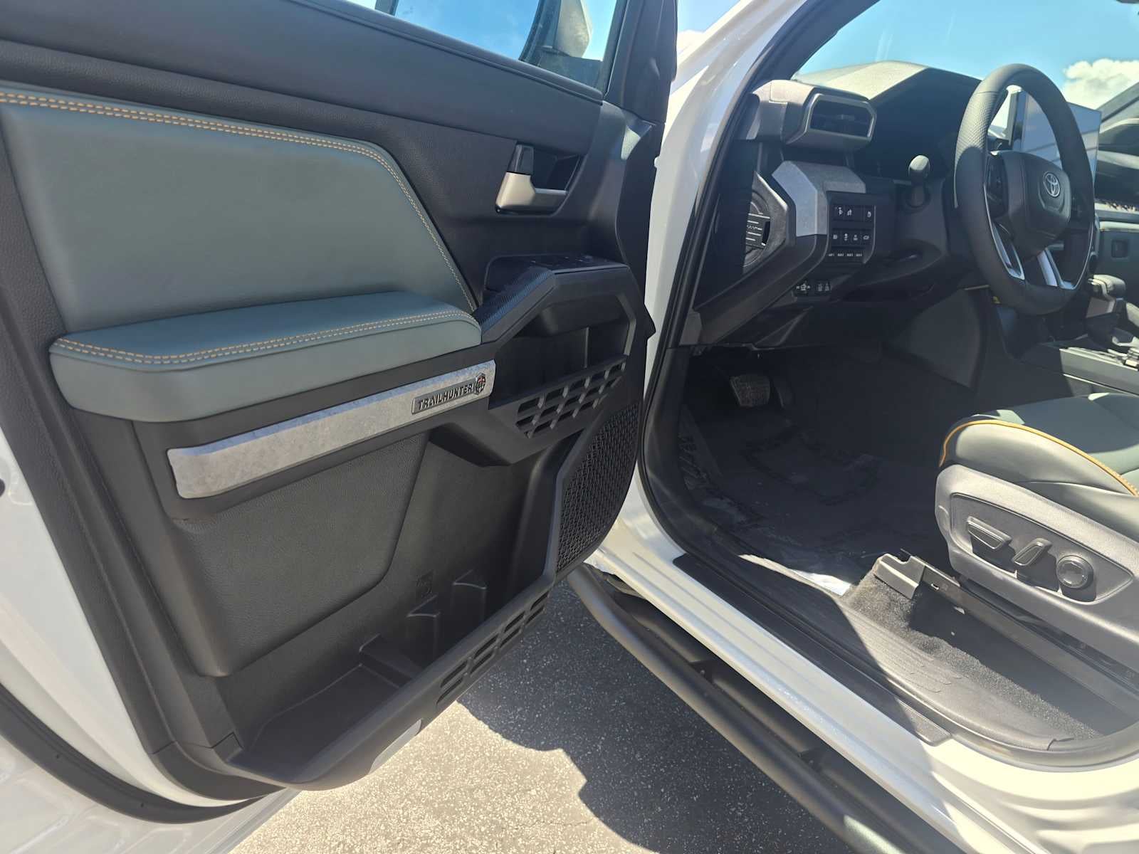 2026 Toyota Tacoma i-FORCE MAX Tacoma Trailhunter