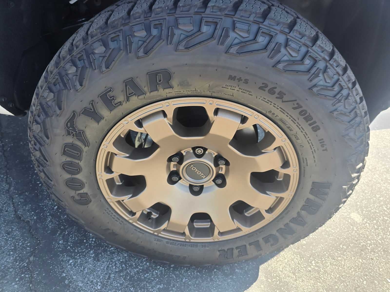 2026 Toyota Tacoma i-FORCE MAX Tacoma Trailhunter