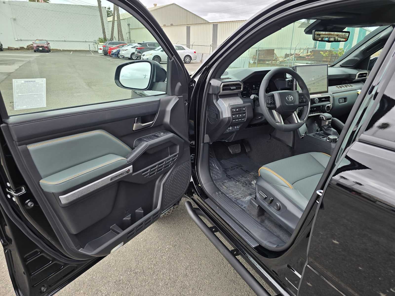 2025 Toyota Tacoma i-FORCE MAX Tacoma Trailhunter