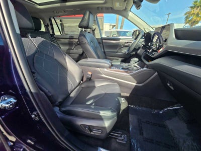 2026 Toyota Highlander Hybrid Platinum