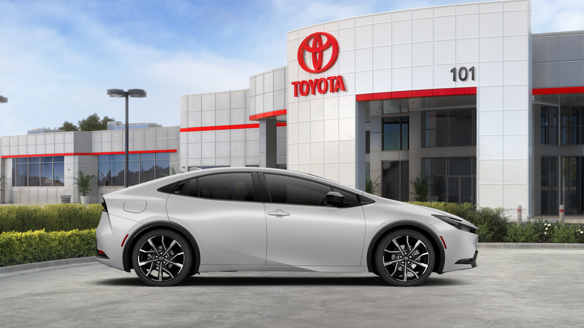 2027 Toyota Prius Plug-in Hybrid XSE