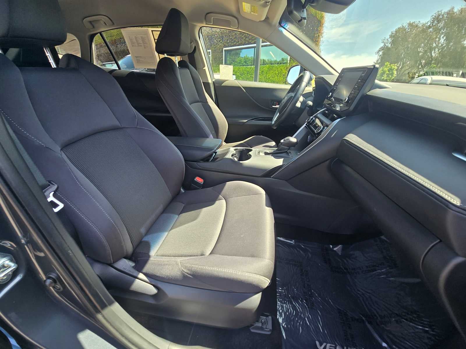 2022 Toyota Venza LE