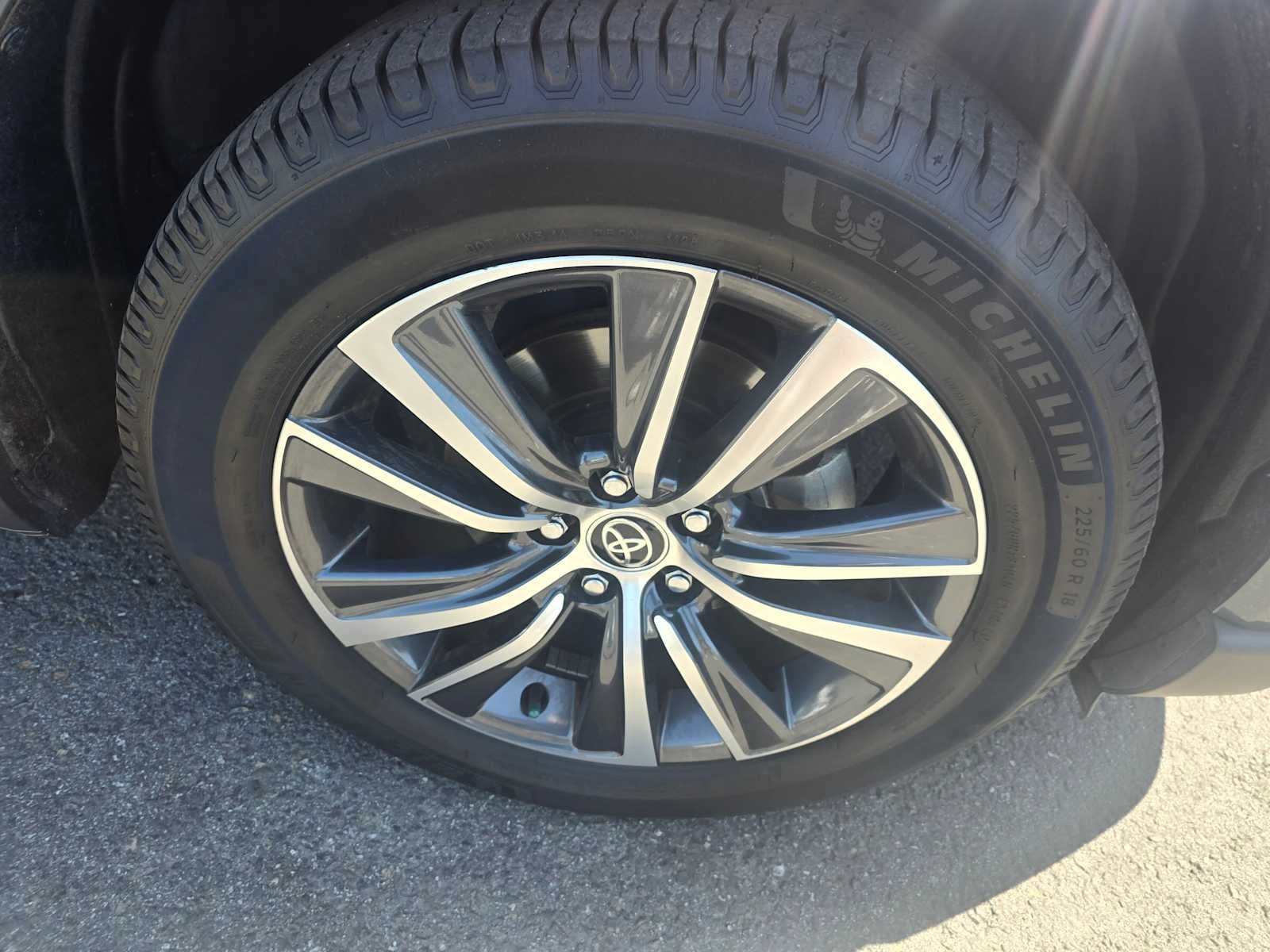 2022 Toyota Venza LE
