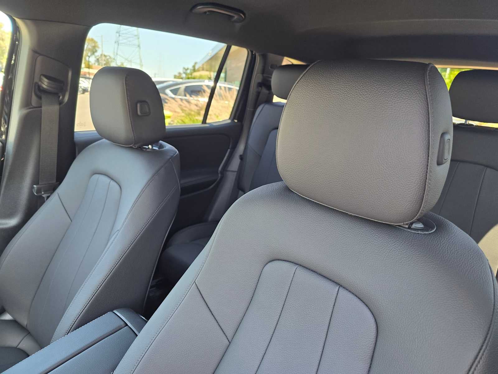 2025 Mercedes-Benz GLB GLB 250