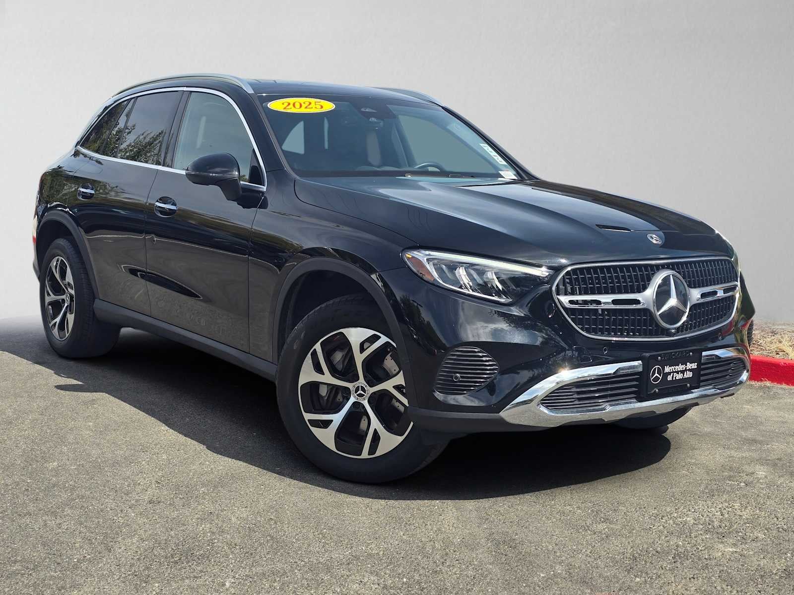 2025 Mercedes-Benz GLC