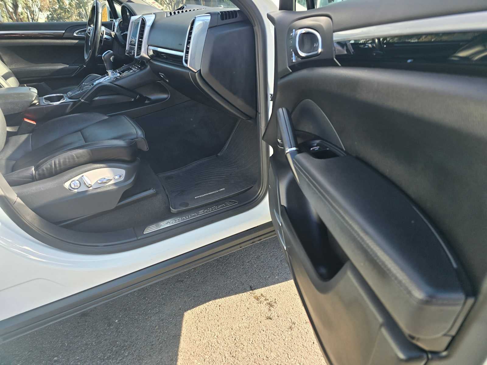 2018 Porsche Cayenne Platinum Edition